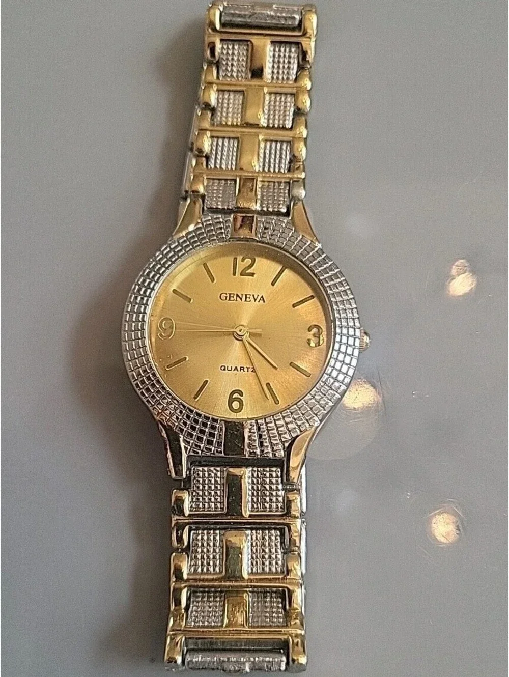 Vintage Geneva Ladies Watch 32mm Silver & GoldTone New Battery Working Perfectly